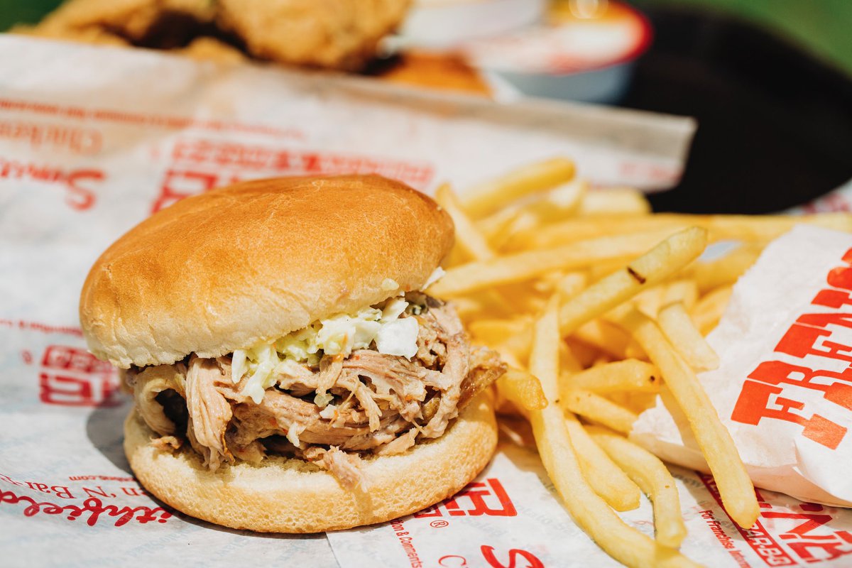 scnbnc's tweet image. #lunchtimeyall @scnbnc pickup ur classic #bbqsandwich #ncoriginal