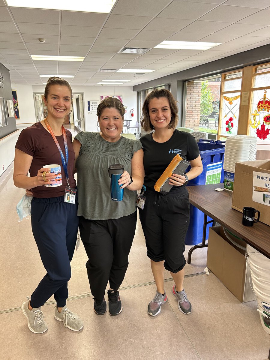 St Peter’s Physio team members using their reusable mugs &amp; getting their free java today! ☕️Thanks for participating in ⁦<a href="/HamHealthSci/">Hamilton Health Sciences</a>⁩ ⁦<a href="/HHS_staff/">Hamilton Health Sciences Staff</a>⁩ #WasteReductionWeek celebrations!  
 Thanks to our partners ⁦<a href="/rawmaterialscom/">Raw Materials Company</a>⁩ ⁦<a href="/QuantumRecycles/">Quantum Lifecycle Partners</a>⁩