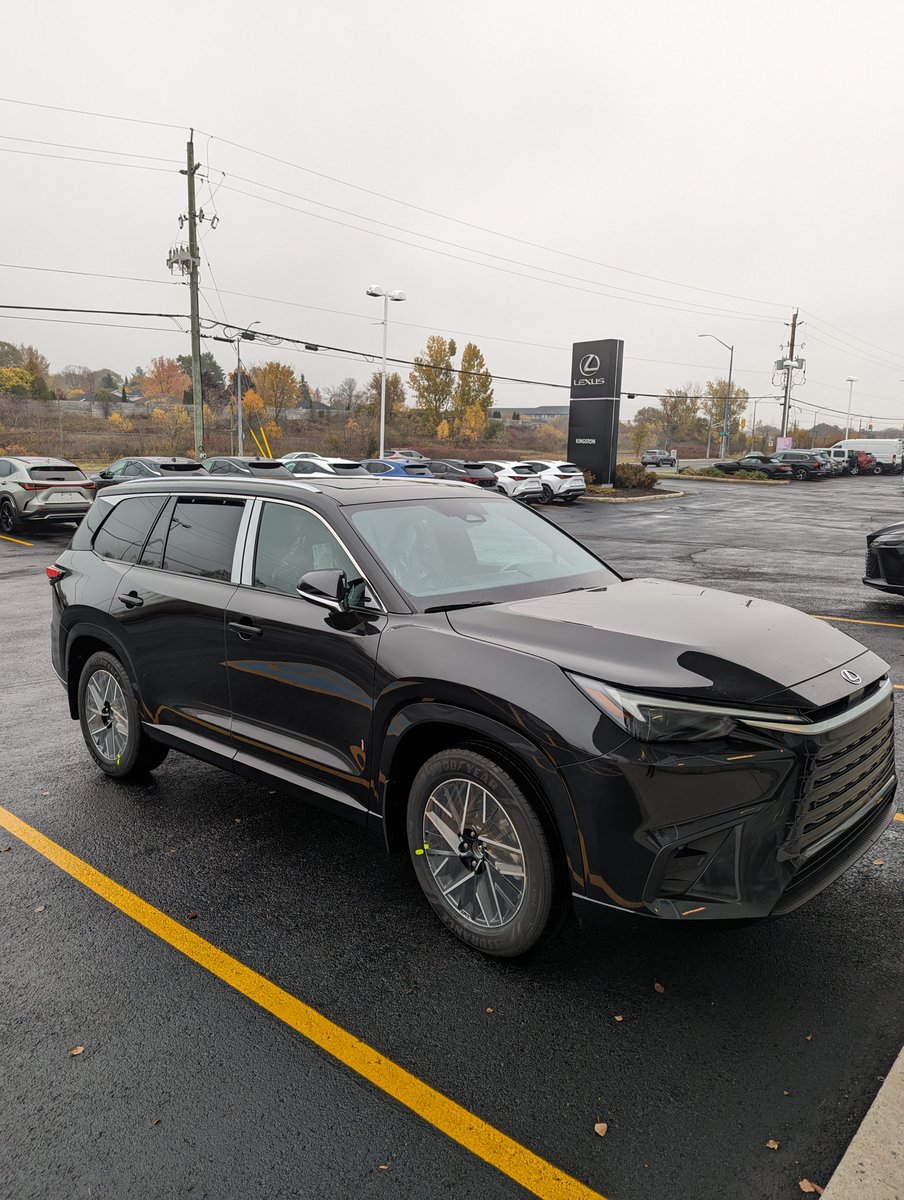 Lexus_Kingston's tweet image. Fresh off the transport - the 2024 Lexus TX .. @Lexus_Kingston 
#ygk #LexusTX #NewLexus #ExperienceAmazing 😎