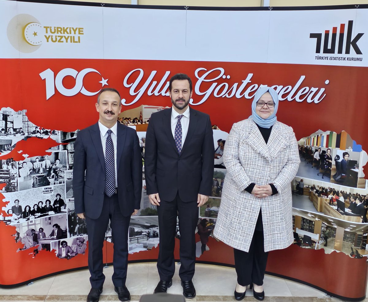 sesric's tweet photo. Today, H.E. Zehra Zümrüt SELÇUK (@ZehraZumrutS) attended the launch of @TurkStat’s publication “Indicators of 100 Years”.
This publication marks the 100th Anniversary of the Republic of Türkiye.
#TurkStat
---
Aujourd'hui, S.E. Zehra Zümrüt SELÇUK a assisté au lancement de la publication de TurkStat "Indicateurs de 100 ans".
Cette publication marque le 100ème anniversaire de la République de Türkiye.
---
حضرت اليوم معالي السيدة زهراء زمرد سلجوق حفل إطلاق معهد الإحصاء التركي لإصداره المعنون بـ "مؤشرات 100 عام".
وصدر هذا العمل احتفاء بالذكرى المئوية لتأسيس الجمهورية التركية.