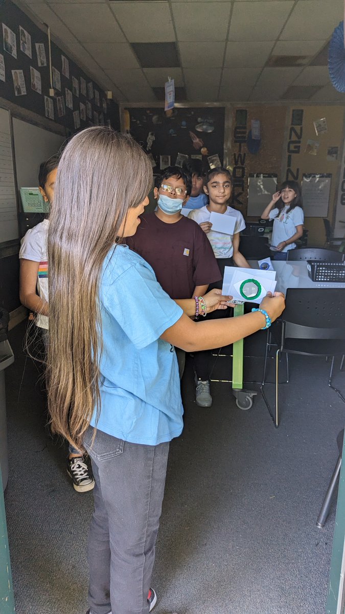 Bree_Gage's tweet photo. We are always busy in The NEST! Mr. @MrJacobBlanton helps our @GirlsWhoCode integrate micro:bits. Some of our 4th graders build models of the eyeball, and our first graders explore bird beaks and survival. #stem #stemed #science #teachscience #kidscode #wearepbv https://t.co/uMCpRzxtXM