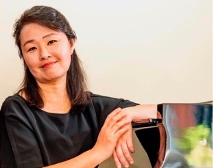 jaybhaw's tweet photo. The wonderful Yoko Ono is including my ‘Period Pieces’ in her recital at the beautiful St Mary de Haure, Shoreham-by-Sea on Saturday 28 October, 12.00–1.00
Debussy ‘Childrens’ Corner’, John Hawkins ‘Period Pieces’, Chris Gander ‘Haiku for the Four Seasons’ and Debussy ‘Estampes’ https://t.co/ckrs28trJv