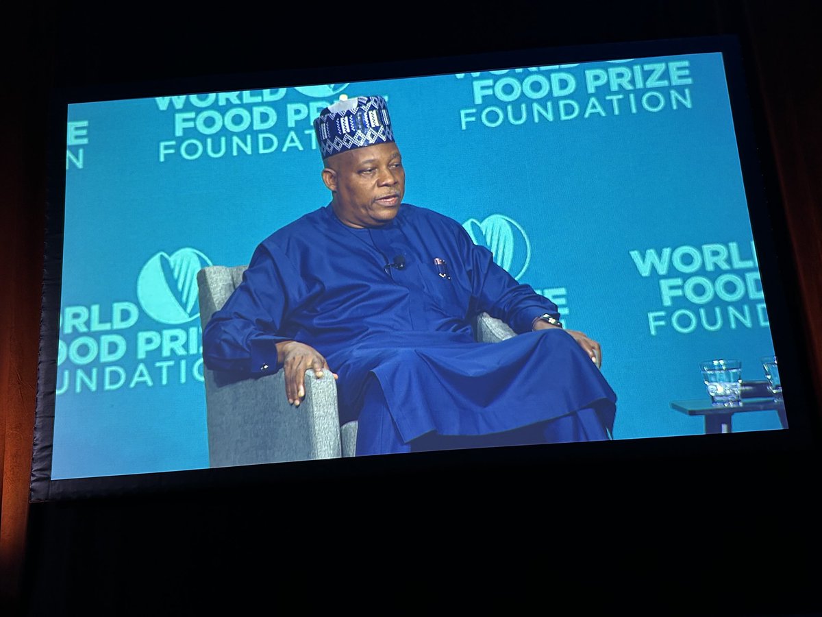 #FoodPrize23 fireside chat between Nigeria VP HE Shettima Kassim & @AfDB_Group Pres. Adesina on the National emergency food production program in Nigeria. The government will give 300,000 wheat and rice farmers 50% subsidies on seeds, fertilizer and extension ⁦@agronigeria⁩