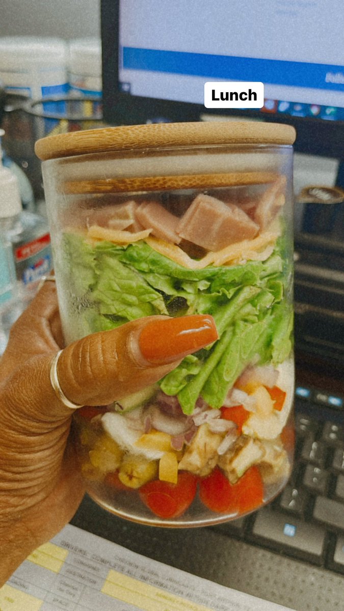 Salad in a jar for lunch😝🥗 #healthylifestyle #healthylunch