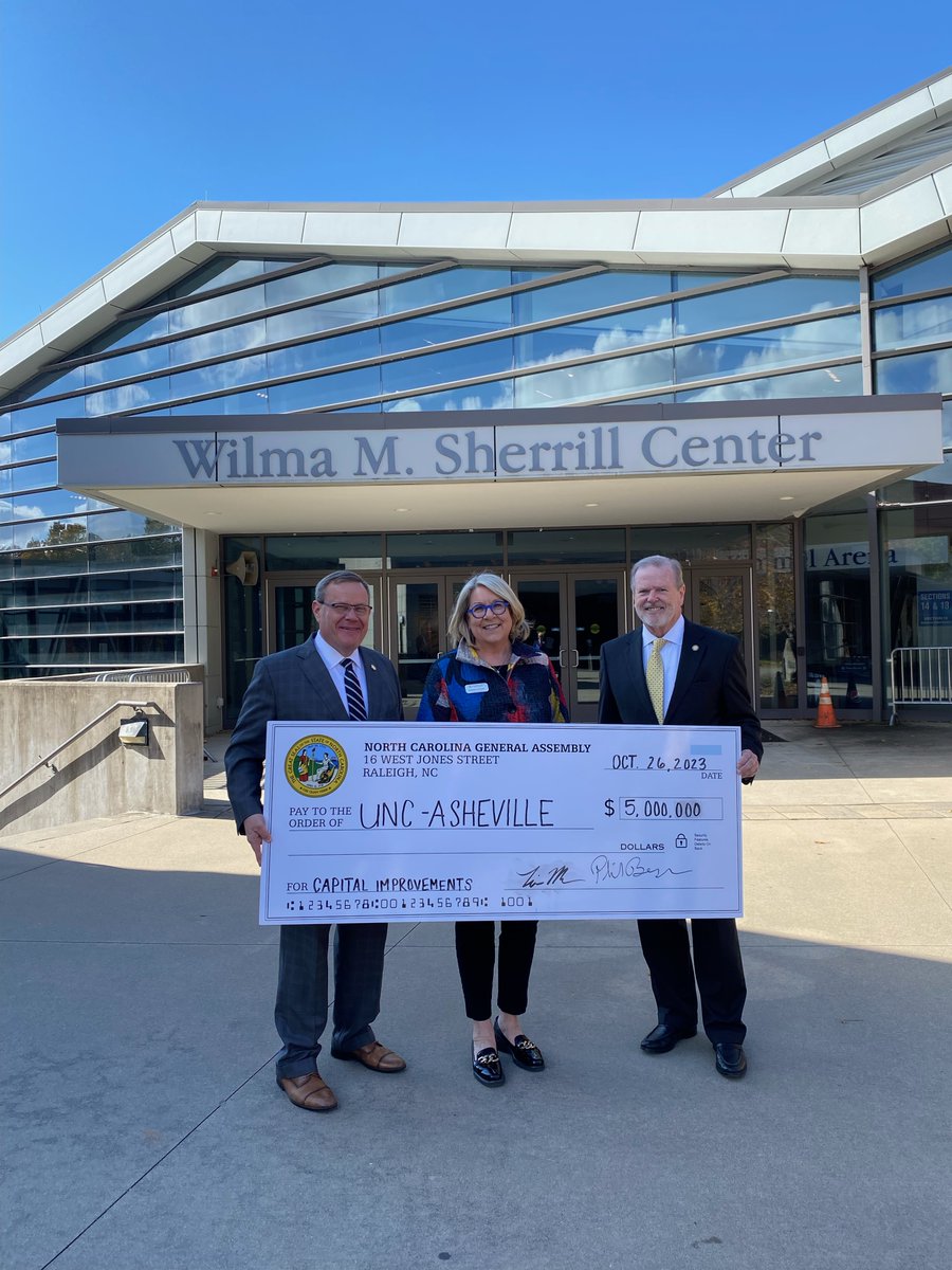 It was a beautiful day to visit
@UNCAsheville
today and announce a $5 Million investment in capital improvements! #ncpol #ncga