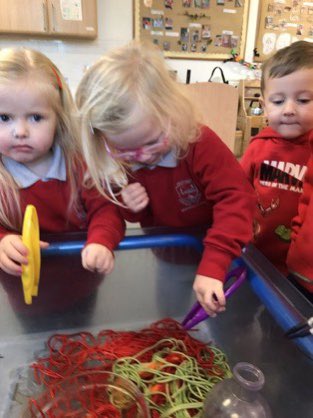 InverkipPrimary's tweet image. Spaghetti worms, can we catch them? Are they slimy? Lots of questions and giggles around the nursery  trough yesterday trying to catch a worm to put in the cauldron. 🪱 #usingourimagination