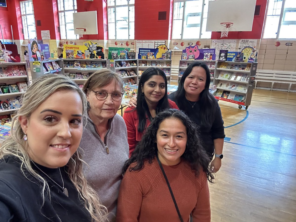 PS18_PTA's tweet photo. 🔚That’s a wrap for our FALL @scholastic book fair!📚

Thank you for your support! Thank you to all our parent volunteers!!! 

Happy Reading!!! 📚🔚 @PS18_Winchester 

#ps18 #ps18winchesterschool #winchesterwizards #thewinchesterschool https://t.co/jRUIKiilER