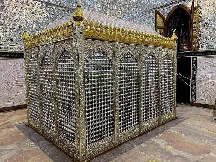 #ShaykAbdulQadirTheTruthful
وَلَّانِی عَلَ الاقَطَاب جَمْعًا
فحکمِی نَافذٌفِی کل حَالِیْ

’’مجھے حق نے تمام اقطاب کا حاکم بنایا ہے، میر احکم ہر حال میں (زمانے )پر نافذ ہے ‘‘-