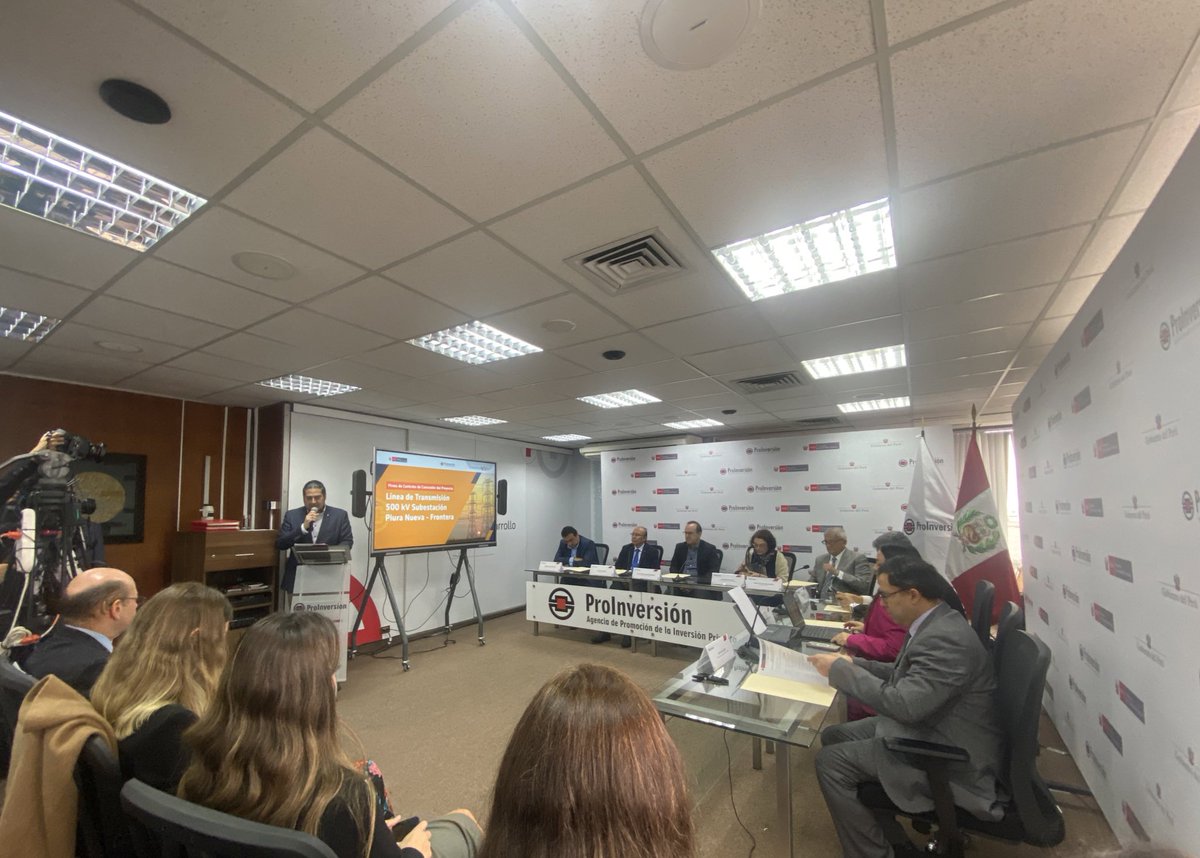 jrgg12's tweet photo. Estamos participando hoy en Lima de la firma contrato tramo Peru 🇵🇪 interconexión eléctrica con Ecuador 🇪🇨, un hito #histórico del cual en el @el_BID estamos muy orgullosos de apoyar y facilitar a través del proceso #SINEA @RecNaturalesEC @MinemPeru @ProInversionPe https://t.co/2WGv7KMhaq