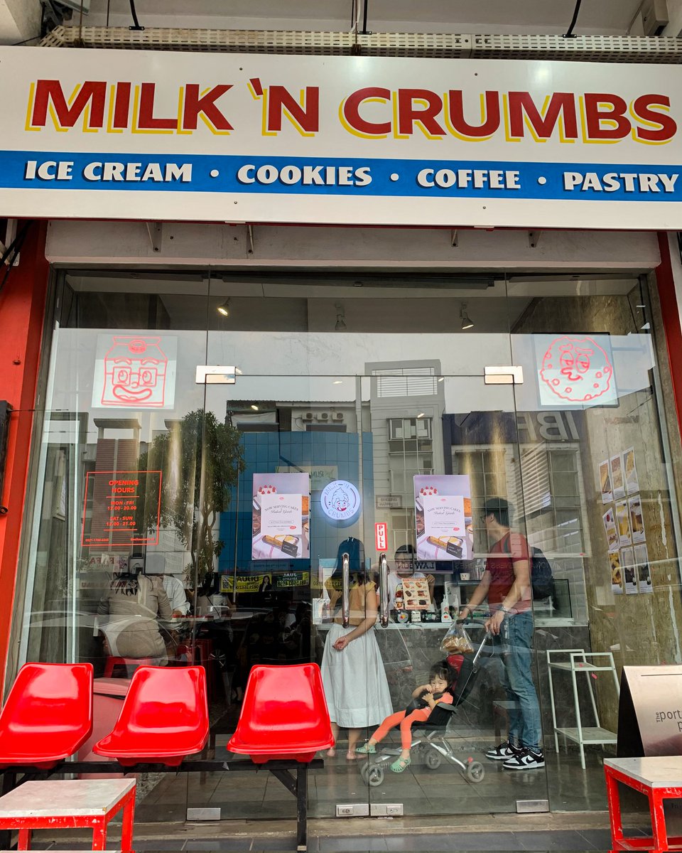 randyadityaaaa's tweet photo. [MILK 'N CRUMBS]
📍: Paskal Hypersquare Blok F40
🚪: Monday - Friday (12.00 - 20.30)
Sat (11 .00 - 21.30) Sunday (11.00 - 21.00)
💰: 20k - 48k
.
Full Review : https://t.co/eHqayTbaCe https://t.co/8ZHftwD4lY