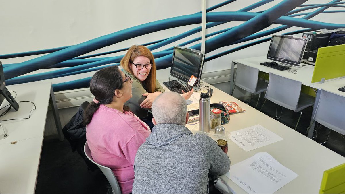 DTE_region01's tweet photo. Tercer Encuentro PNIDE, (Plan Nacional de Inclusión Digital Educativa). Trabajamos junto a Docentes de Matemáticas y Prácticas del lenguaje de distintas Escuelas de la Región.💻📱 #DerechoAlFuturo @ClaudiaBracchi1 @salbarracin @DTE_BA https://t.co/vs4Y06TXK3