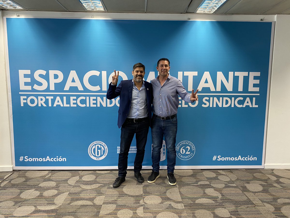 Esta mañana en nuestro Espacio Militante recibimos con mi compañero Concejal del movimiento obrero de merlo, Walter Beltran, al Jefe de asesores de la provincia de Buenos Aires, <a href="/Carli_Bianco/">Carli Bianco</a>. 
Conversamos sobre el contundente triunfo de <a href="/Kicillofok/">Axel Kicillof</a> en la Provincia de Buenos