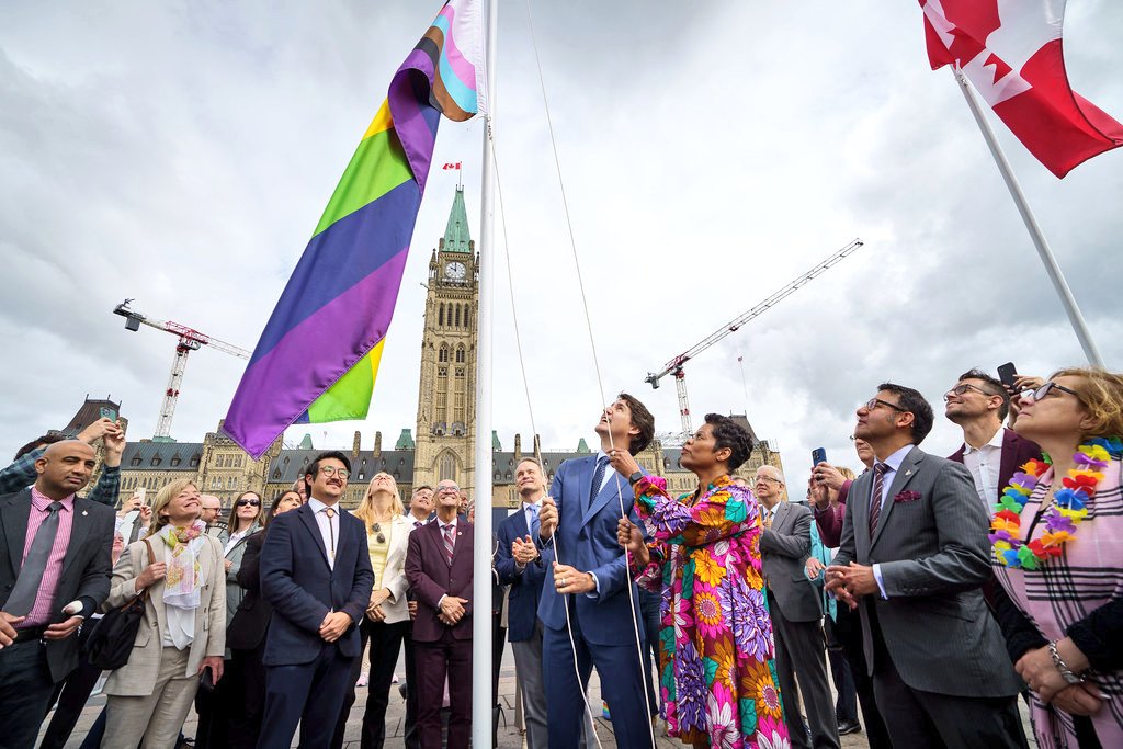 Today we celebrated #IntersexAwarenessDay by raising the Intersex flag on Parliament Hill.

It now flies just beneath the Pride flag, the Trans flag, the BLM flag, the Ukrainian flag, and the Palestinian flag.

Pretty soon we're going to need a bigger flagpole.