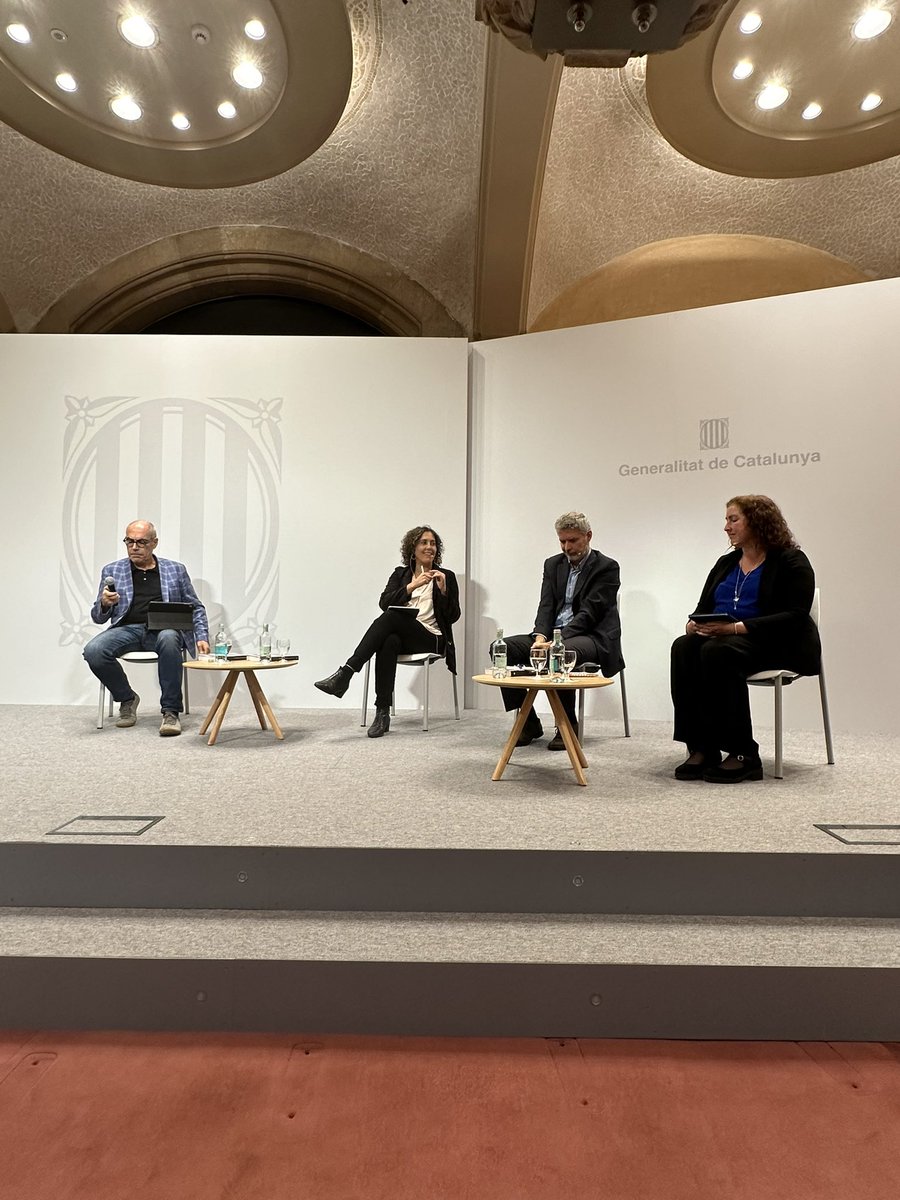 xavierbernadi's tweet photo. Presentació de l’obra “El respecte dels drets humans a l’Estat espanyol”, taula rodona amb @MirentxuJordana, directora de l’obra, @eyndePenal i @Anais_Franquesa, moderats per @iuforn https://t.co/Jk7z5hbRRR