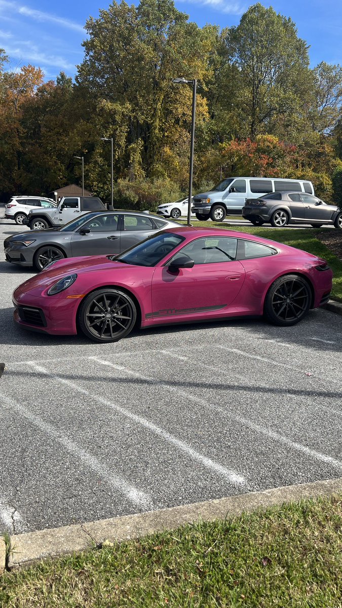 MWGregCarloss's tweet photo. People really do not like this color. I think that’s why I like it so much. https://t.co/fEBeMY0rCS