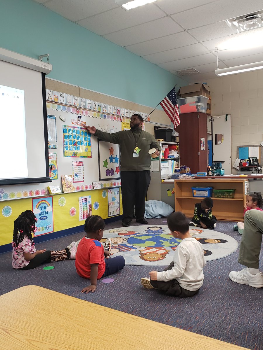 BKingmanCPS's tweet image. Some days can be stressful and challenging, but visiting our school&apos;s preschool class always puts a smile on my face.  Kudos to Mr. Holmes and his students!