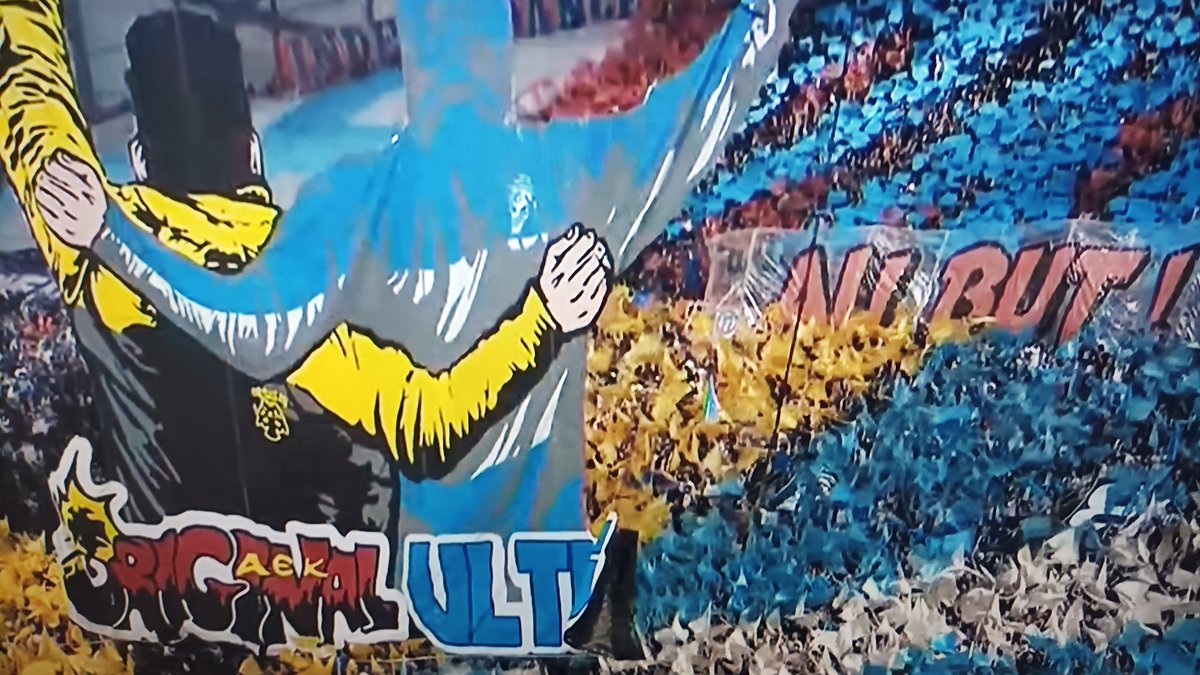 InsaneElena's tweet photo. Μαρσέιγ -ΑΕΚ 🖤💛🖤💛 #aekfamily #aekfc #aek https://t.co/wbQsENEmoz