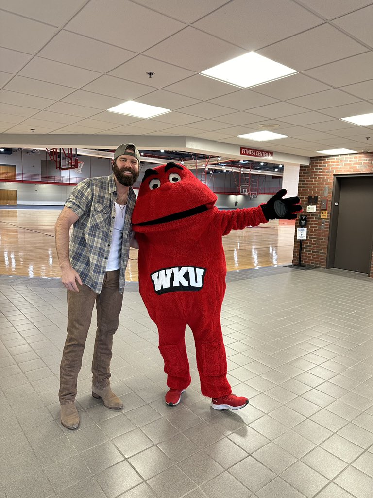 Big Red 🤝 <a href="/JordanCWDavis/">Jordan Davis Music</a>