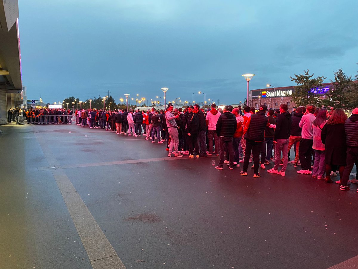 AurelLanQ's tweet photo. Encore une superbe organisation du @losclive. Le match a commencé depuis 5min déjà.
Vivement les JO @DecathlonArena @romainlanquetin https://t.co/aFoS5tJLeU