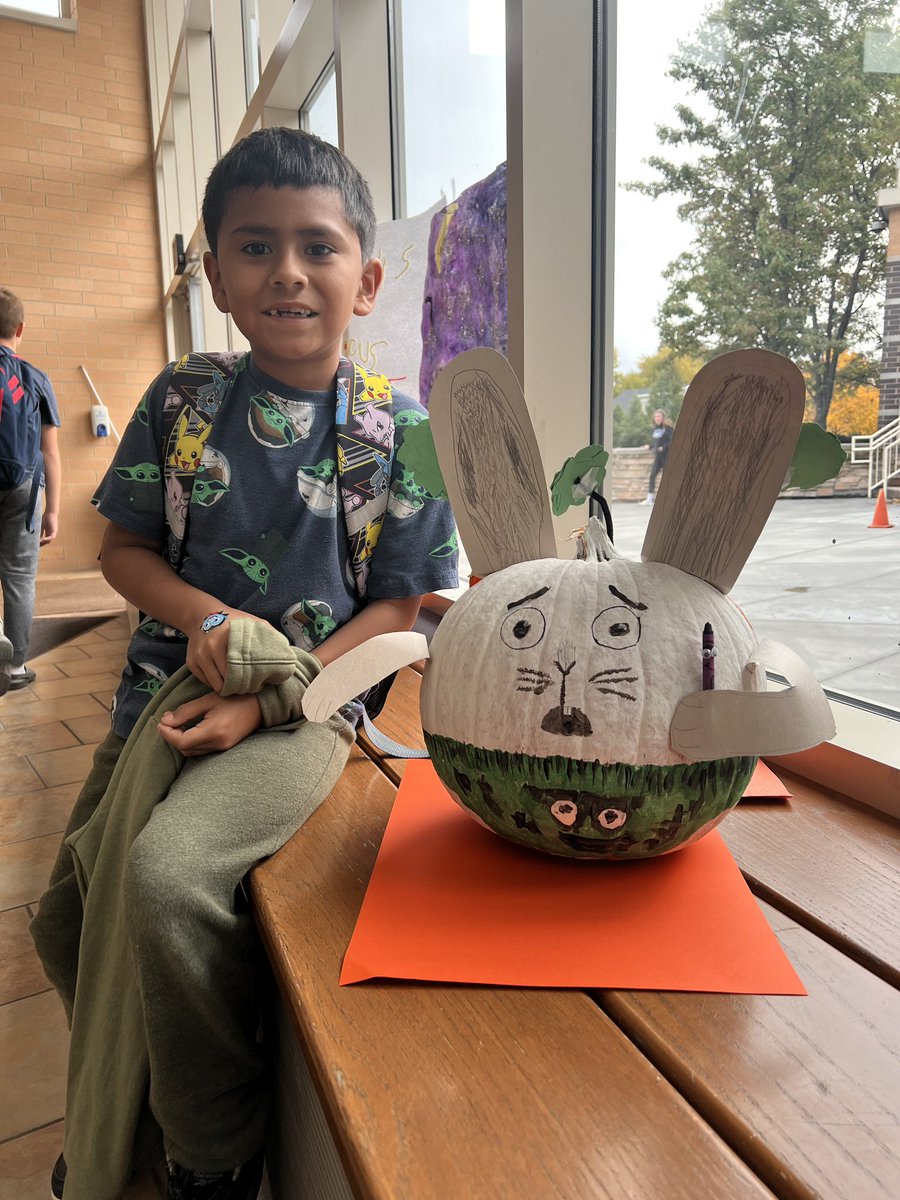 Ketchingham34's tweet photo. Our class took inspiration from Aaron Reynolds “creepy” books for our class pumpkin. Here is our “Creepy Pumpkin”! https://t.co/44MCCfpxhq