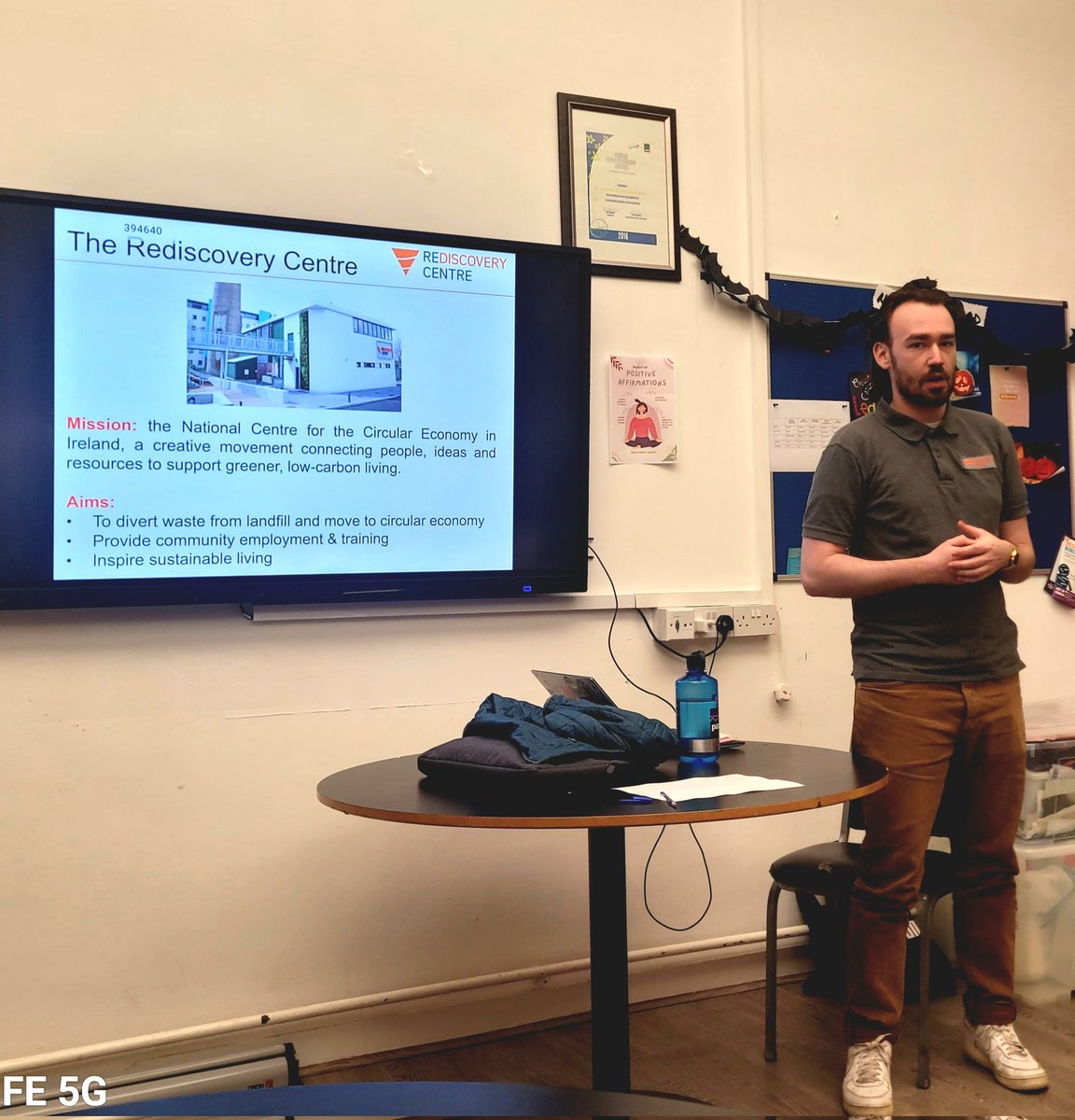 BillyLinehan's tweet photo. Cillian Fealey of @RediscoveryCtr facilitated the Circular Economy workshop, part of the @gapireland #ClimateAction programme funded by @DublinRuralLAG
in rural Fingal
#lucannorth #strawberrybeds #castleknock #knockmaroon
#CircularEconomy https://t.co/k3Dzt2hStF