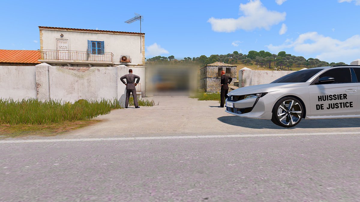 Les huissiers de justice ont récupéré le garage d'un citoyen disparu. Dans le cadre de cette saisie ils ont récupéré plusieurs véhicules de ce citoyen, ainsi que leurs contenus. Les huissiers chercher un héritier mystère qui doit "RT + Follow + Commenter avec votre nom prénom Rp"