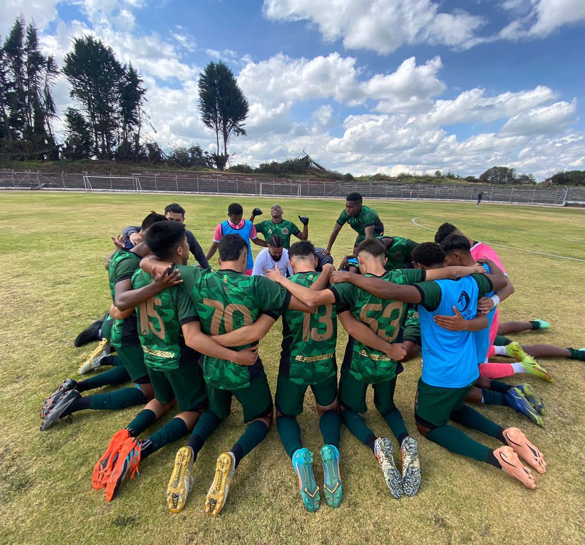 04DunamisFC's tweet photo. Contamos con una provincia de los “imposibles” que se hicieron POSIBLES carajo! 🇲🇱🔥

Nosotros… elegimos CREER! 

Vamos Poderoso, 90’ para mostrar de lo que estamos hechos 
•
•
•
#elpoderoso04 #fuerza #poder #voluntad #elpoderoso #d04fc #dunamis04 #carchi #tulcan #playoffs https://t.co/m8aEIxzXPg