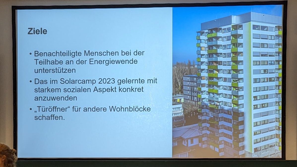 balkonsolar's tweet photo. Das #Solarcamp Freiburg will ein ganzes Haus in #Freiburg-#Weingarten mit #Balkonsolar ausstatten. 

Mal schauen was man da machen kann. Wäre ein gutes &amp; soziales Projekt. 

#Energiewende https://t.co/lvHlKHpibm