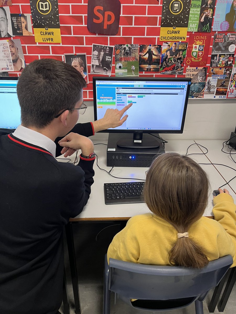 Mae’n brysur draw ym mloc B hefyd! / It’s also busy over in Bloc B 🧪👩‍💻🪡👩‍🍳<a href="/DigidolStrade/">Yr Adran Ddigidol - Ysgol Y Strade</a> <a href="/GwyddStrade/">Gwyddoniaeth Strade</a> <a href="/TechnolegStrade/">Dylunio a Thechnoleg Ysgol Y Strade</a>