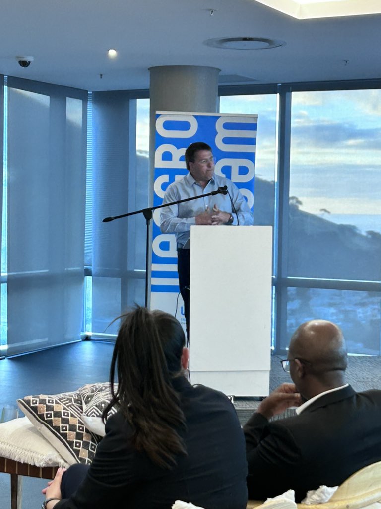 Wesgro's tweet photo. Speaking to the vision for the future, Western Cape Education Minister, @DavidMaynier says: "We are actively collaborating with businesses to elevate our education system and wholeheartedly embracing innovative teaching and learning methods."
#EduInvest #CapeConfidence https://t.co/n9cZoHtNUW