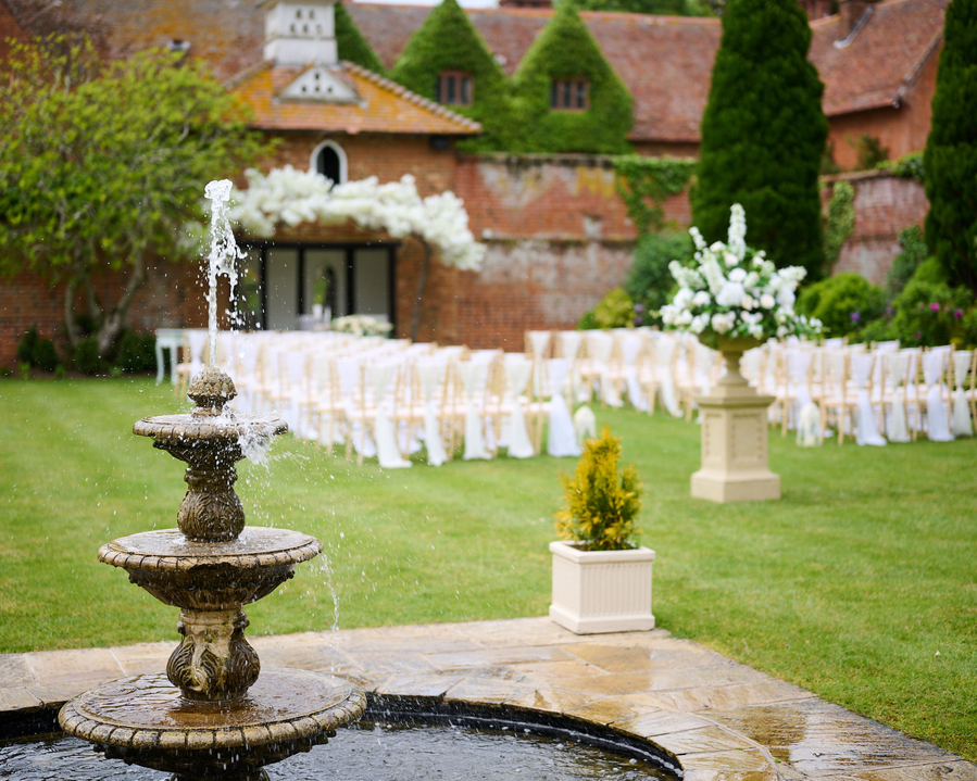 Woodhall_Manor's tweet image. The Dovecote 🕊💞

If you are dreaming of an outdoor wedding ceremony then you are in luck, Woodhall Manor is home to one of the most magical spaces to say "I-Do" in the UK 🤩
Get in touch with us to start your wedding journey 🔗

📷 @andrewprodphotography 

#woodhallmanor #weddi