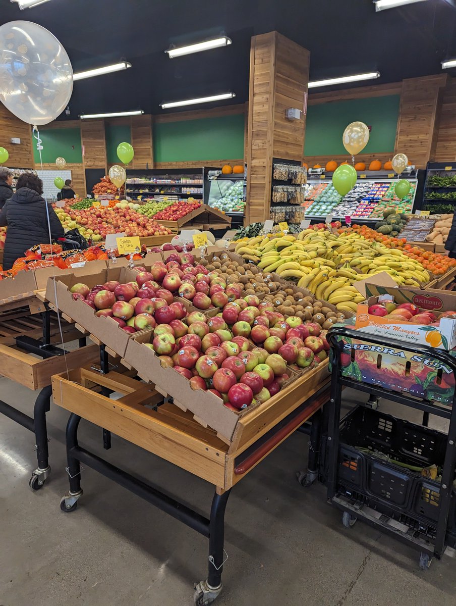 ExRatedViews's tweet photo. Need some fresh produce at affordable prices? @hnwproduce in #strathco has you covered! Can't wait to shop here! #shpk #strathco https://t.co/NeT4ptwtMS