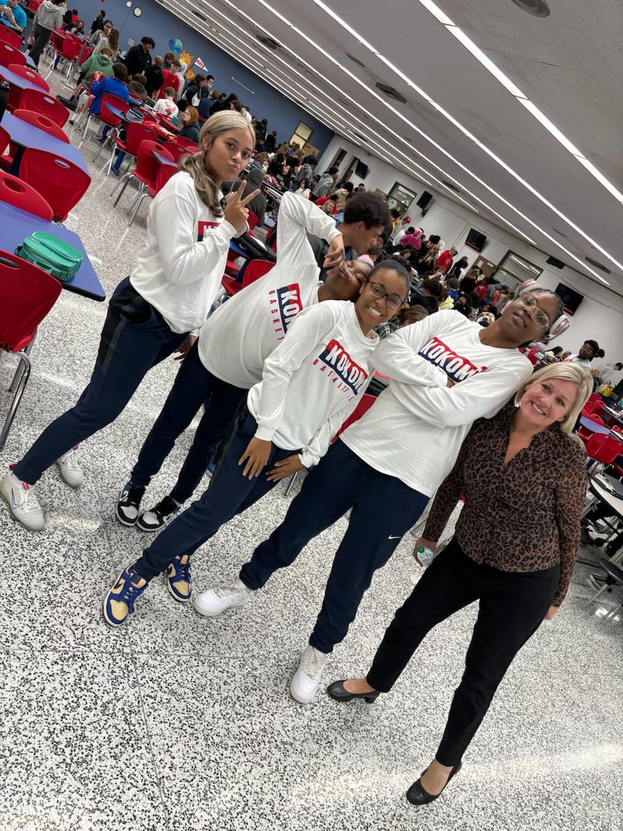 Kats_Principal's tweet photo. This team is going to make some noise this year! Let’s go! @KHS_LadyKats https://t.co/4UObpC4Q4R