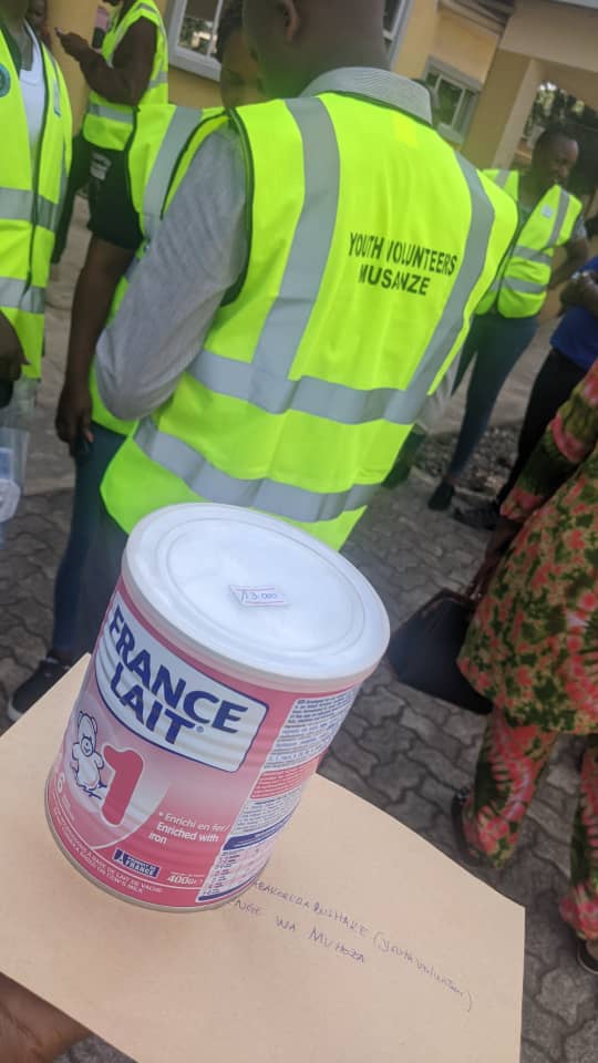 MSYvolunteers's tweet photo. Iki Gikorwa cyatwaye amafaranga y'Urwanda Angana n'Ibihumbi 240,000Frw ,akaba yaravuye muguhuza ubushobozi mubagize urubyiruko rw'abakorerabushake mu Murenge wa #Muhoza. Abayobozi Baturutse muri @RwandaLocalGov na @RwandaYouthVol1 bakaba bashimye Ibikorwa byiza Dukora Burimunsi. https://t.co/Nh0KiA86av