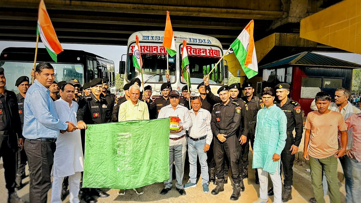 NSG participated in the state level #AmritKalashYatra organised by Govt.of Haryana at Rohtak under the aegis of #MeriMatiMeraDesh The soil collected from various Villages/Panchayats will be transported to national capital Delhi for culmination of the #MERIMAATIMERADESH campaign