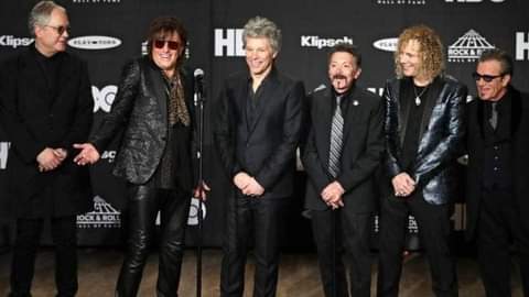 davidfriend8's tweet photo. Good nite lemma friends have a brilliant Friday #davidbryan https://t.co/PDLc9Fxf5I