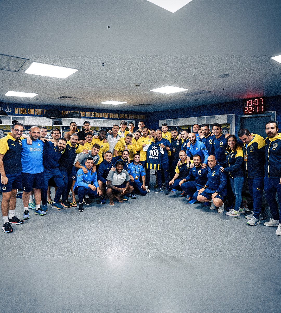 Cumhuriyetimizin 100. yılında, bu kutsal Fenerbahçe formasıyla 100. maçıma çıkmanın gururunu yaşıyorum. Her anı benim için paha biçilemezdi. Nice 100’lere hep birlikte, başarılar ve mutluluklarla💛💙