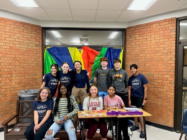 Mabry_MS_Cobb's tweet image. Our #sourcesofstrength peer leaders greeted each grade level with calm strip stickers, suicide prevention bracelets, and an encouraging message to spread their message of hope, help, and strength! @MabryCounselors #chargersleadtheway #RedRibbonWeek