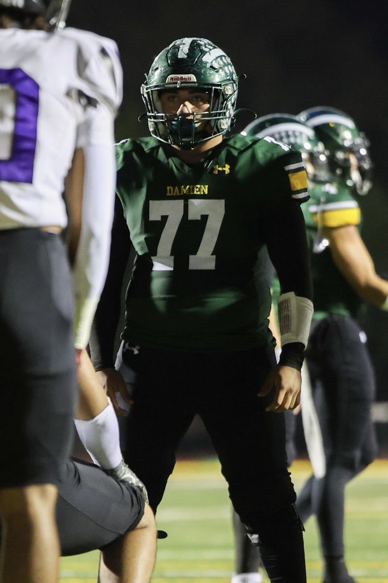 Locked in!  Finish Strong! \|/
<a href="/ryanalba97/">Ryan Alba</a> 
<a href="/DamienFootball_/">Damien Spartan Football</a> 
#withourshieldoronit