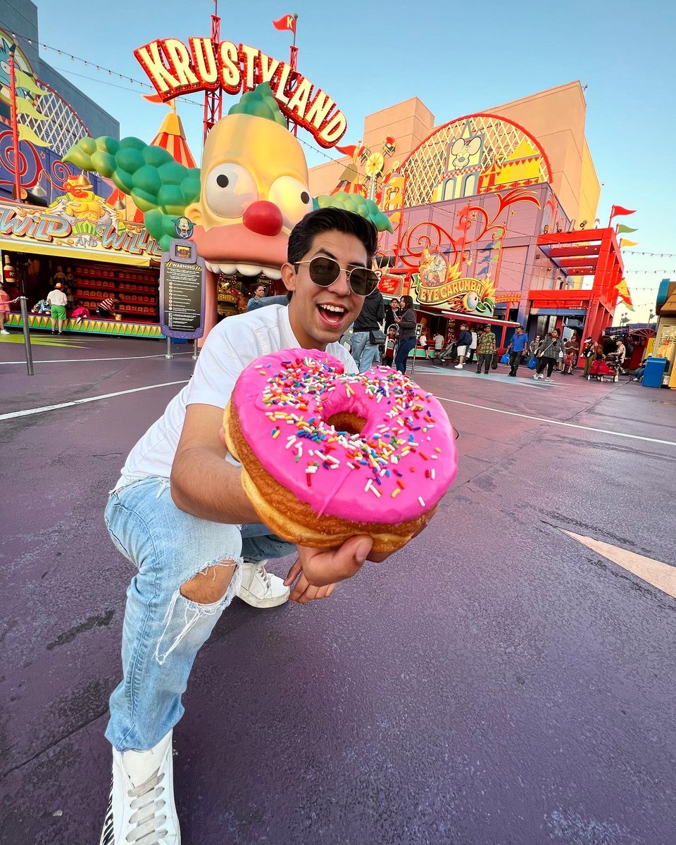You’ll never catch me tripping over a bih, 
I ain’t no Simp -son 🤣🍩