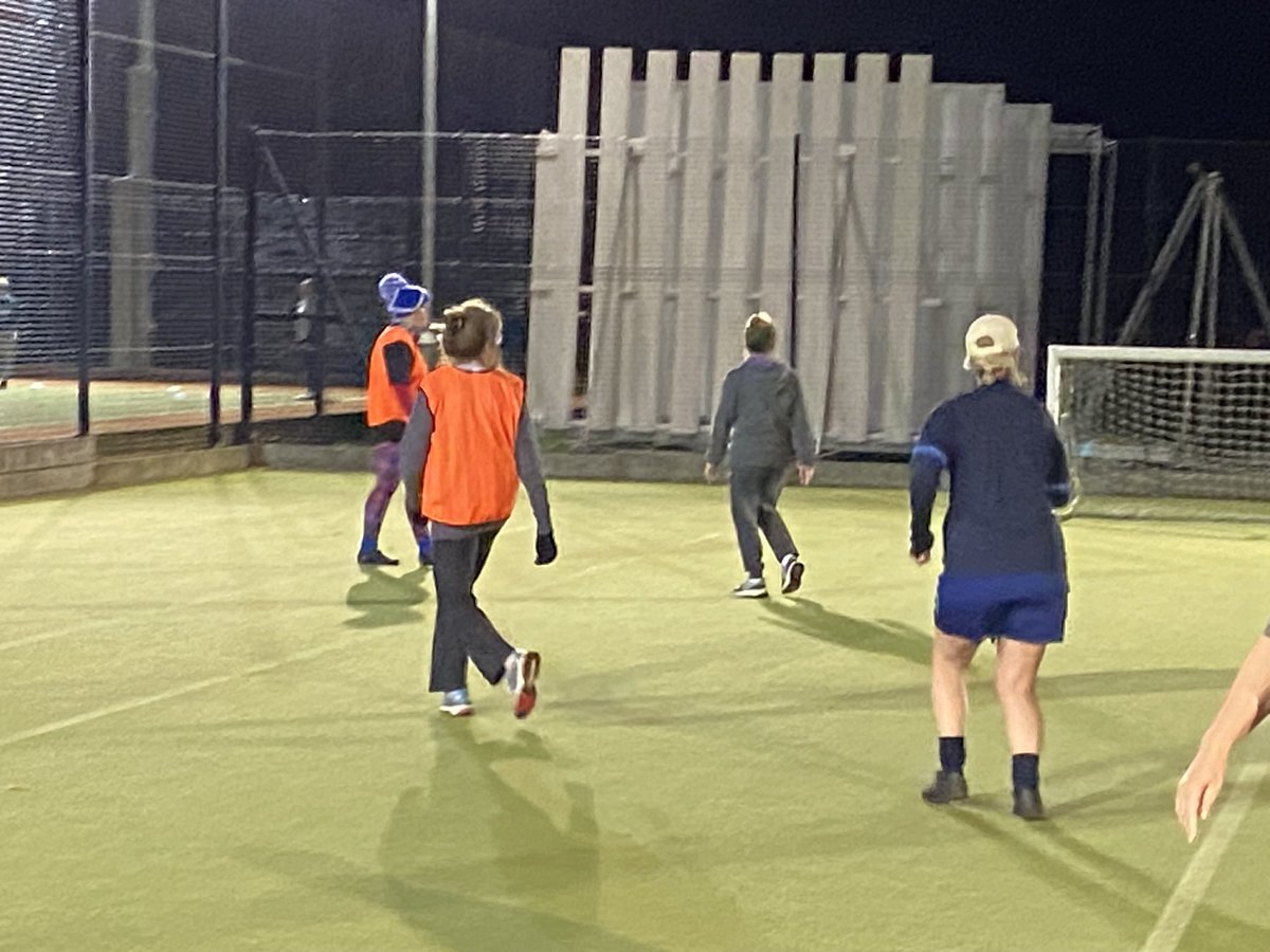 tauntonwfc's tweet photo. Great fun under the floodlights on a cold evening at Queen's College, Taunton. Our recreational fun and fitness group had some drills to keep them warm and get them ready for game time cracking goals, great passing and movement off the ball.. and more importantly fun
❤️⚽️ https://t.co/3XrsxgjwN5