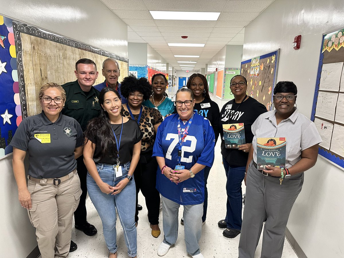 MorrowElem's tweet photo. Morrow absolutely loved having our guest readers on campus today! They shared the book “With Lots of Love” and it was amazing! @CSCBroward #Readfortherecord2023 #Browardreads #Browardreadfortherecord https://t.co/8KnlxnARsg