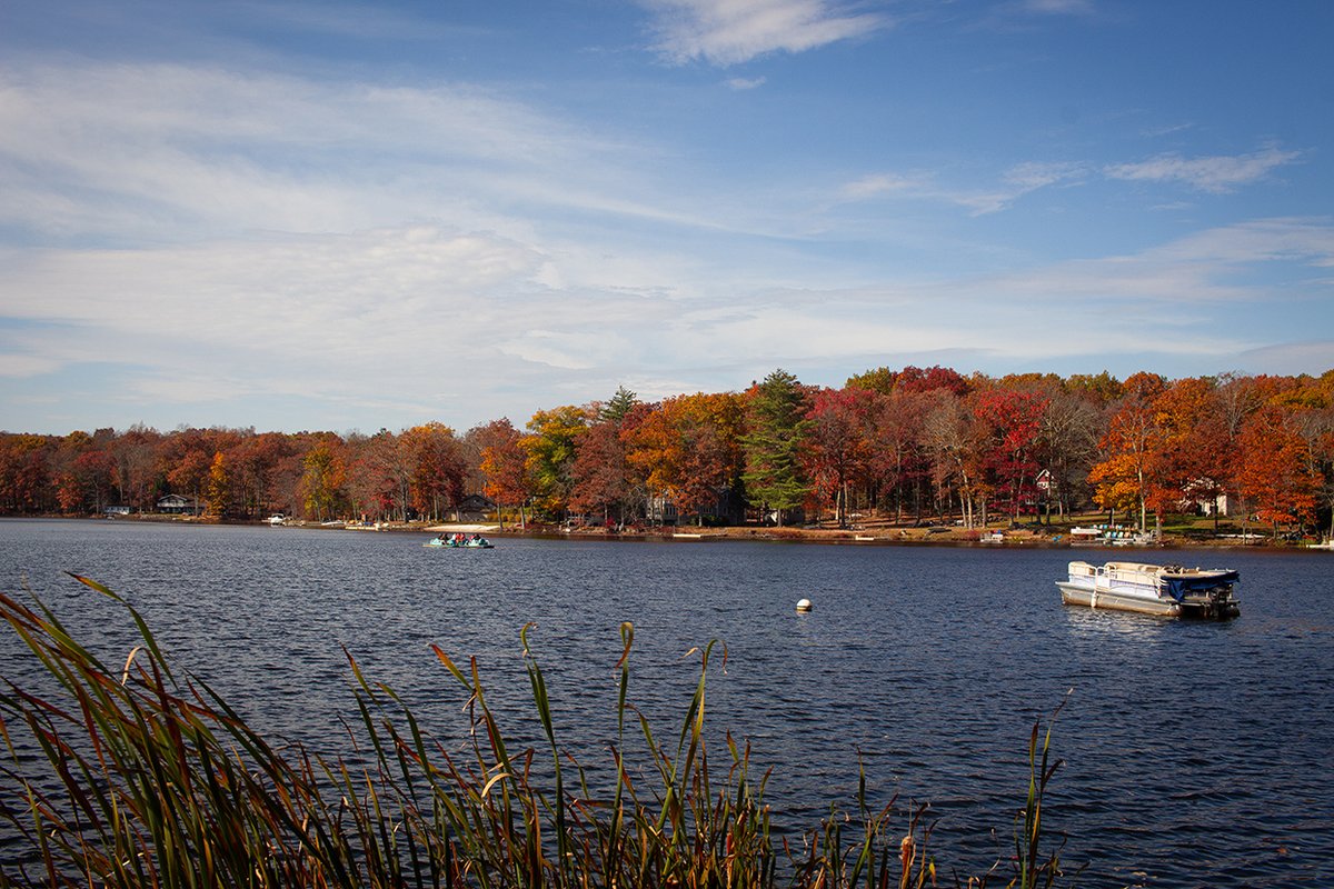 70 degrees... in #OCTOBER??? We'll take that every time! Enjoying this absolutely beautiful #autumn day at the lake! #poconomtns #hawleyPA #familytravel