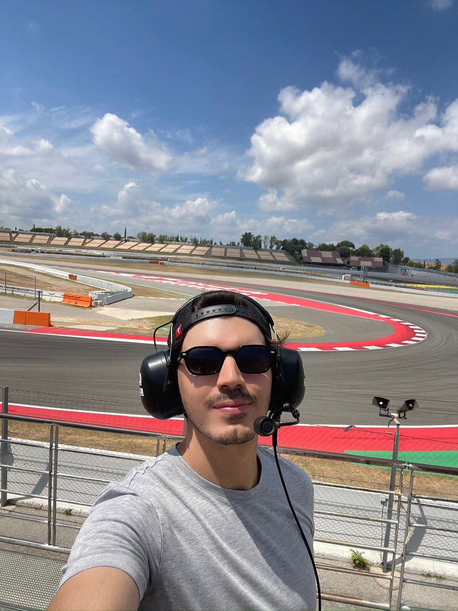 One year wiser, clear objectives and personal growth. Blessed for 24. 🙏🏻
-
Un año mas, con objetivos claros y crecimiento personal. Bendecido por 24.  🙏🏻