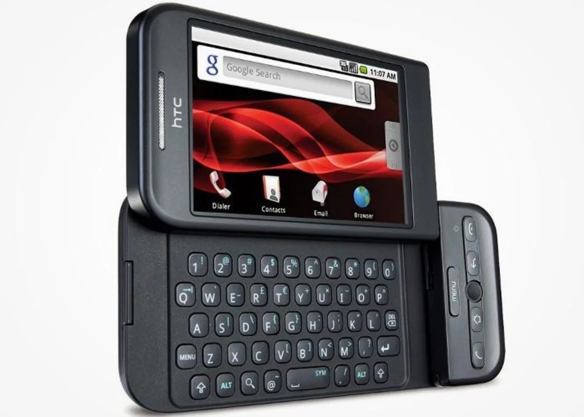 Dato curioso 👀
Hace 15 años se lanzó el primer smartphone con la primera versión de Android, el HTC Dream 🤓, con el cual también se estrenó la primera tienda de apps, Android Market.

¿Cuál fue el primer Android que usaste? 🤔