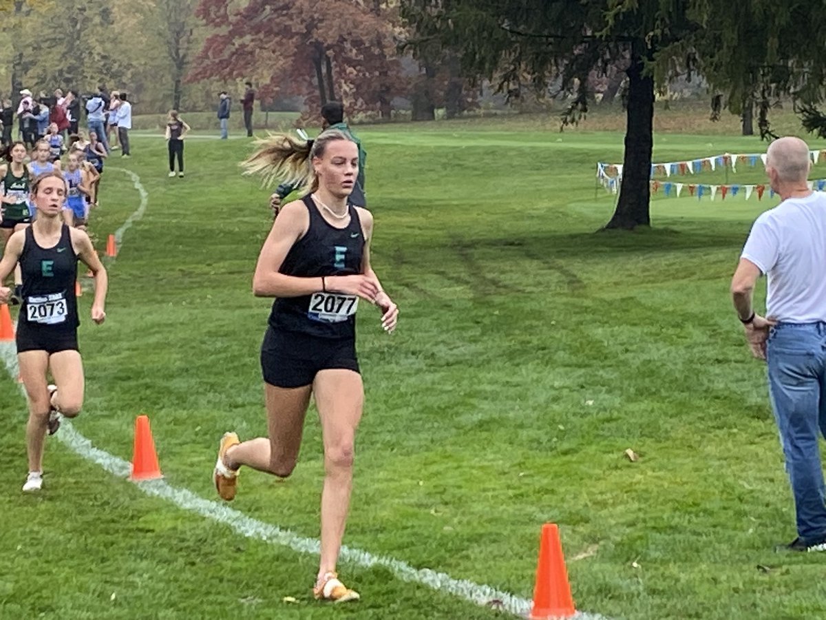 Eagan_Athletics's tweet photo. Girls Cross Country on the course! https://t.co/he7JACKSyz