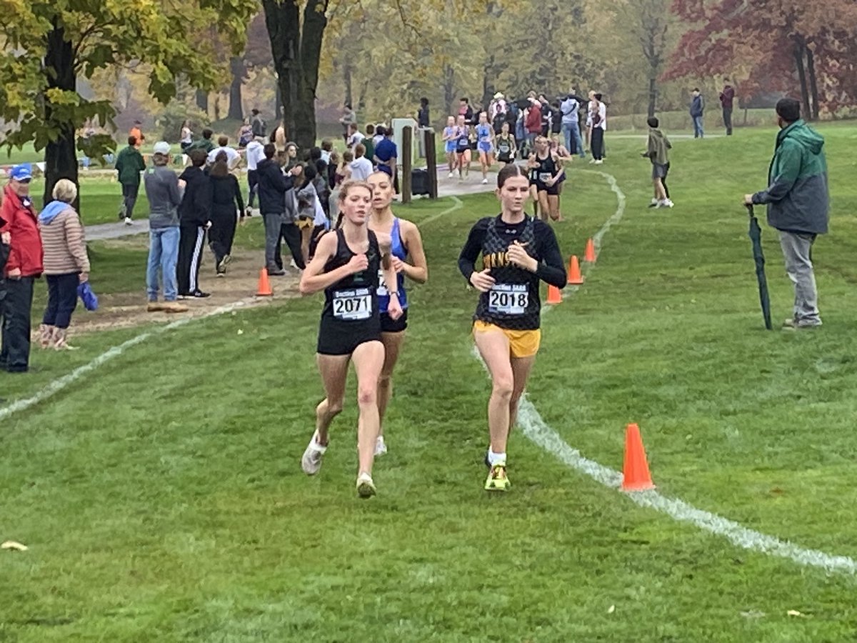 Eagan_Athletics's tweet photo. Girls Cross Country on the course! https://t.co/he7JACKSyz