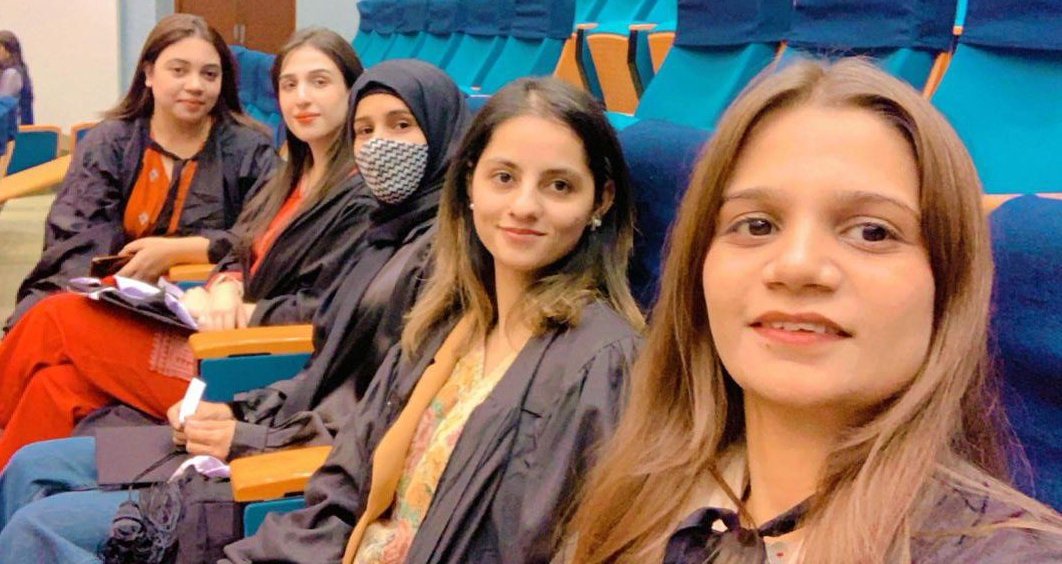 SanaRauf000's tweet photo. Master's Convocation Rehearsal 2023 🙌🏻💃🏻.
#ConvocationRehearsal
#MS2023
#MSMassCommunication
#NUST
#Thursdayvibe
^-^... https://t.co/I1Kf0zxdBd