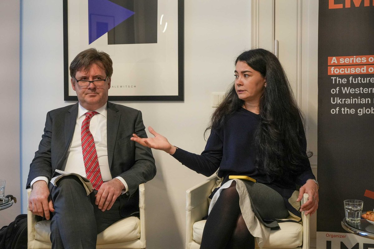 UkrVerstehen's tweet photo. #LibMod #SALON
Impressions from our expert panel today in #Berlin with Maria #Tomak, @SMusaieva, Wilfried #Jilge and @MarieluiseBeck on the topic:
"The Future of Crimea in View of Russian War of Aggression"
@LvivMediaForum @LiberaleModerne #AllianzUkrainischerOrganisationen https://t.co/4uDNlfPdIF