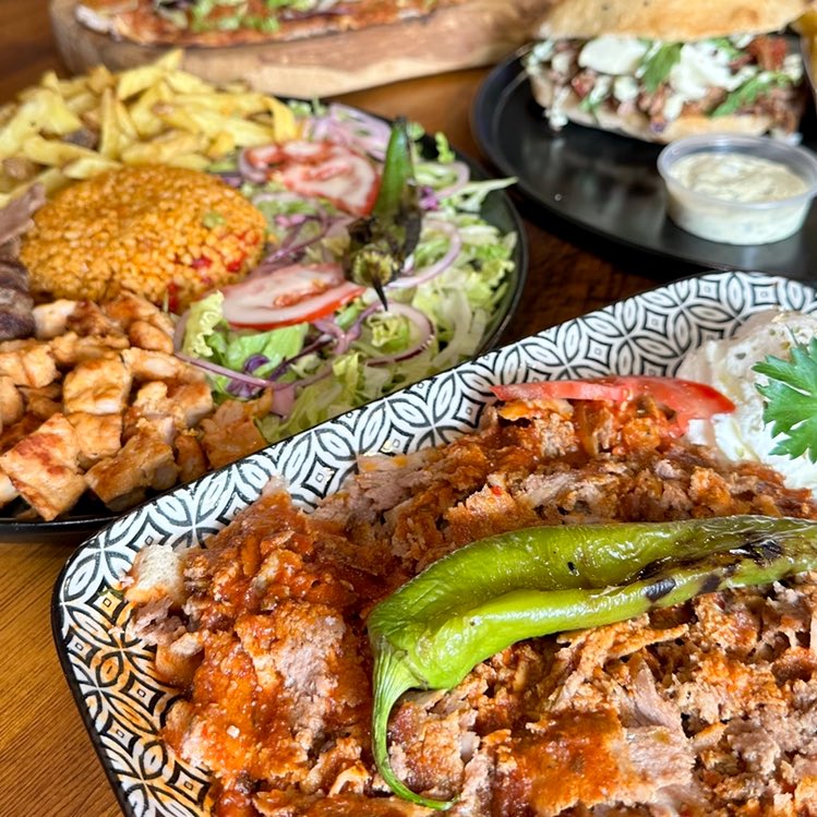 womogr's tweet image. à #vous